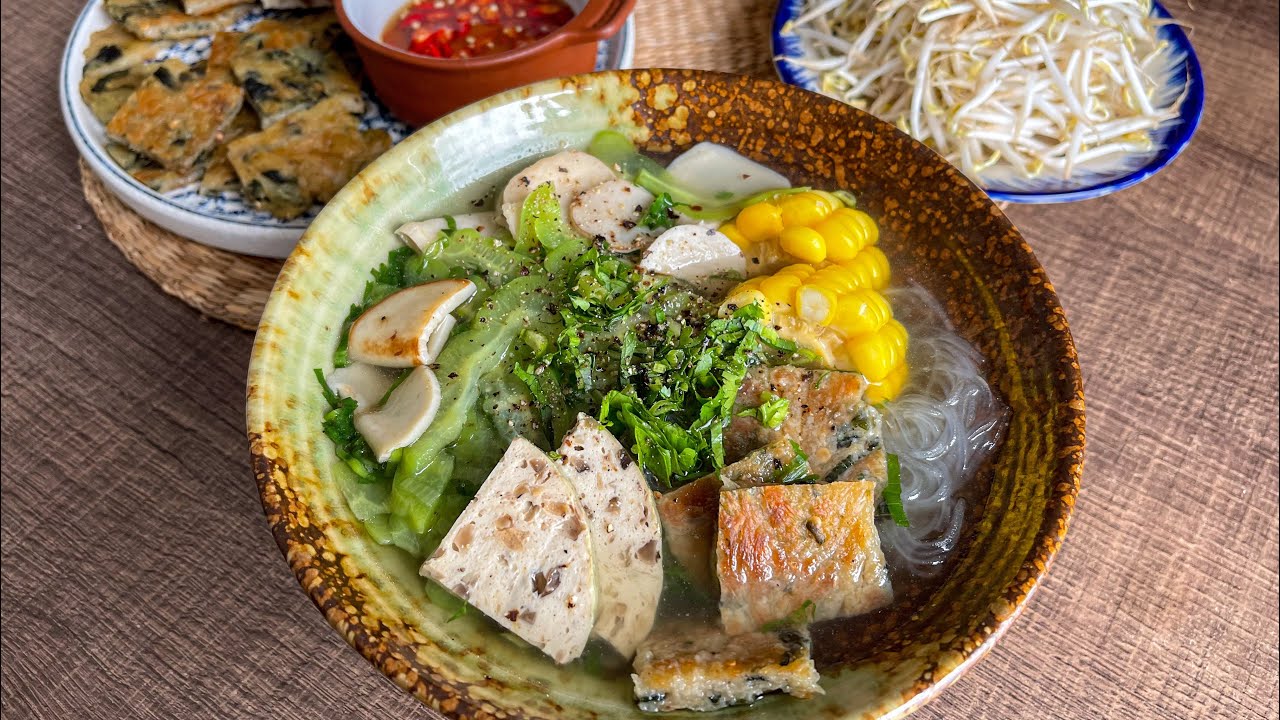 Cách nấu Miến khổ qua chay và chả nấm kim châm